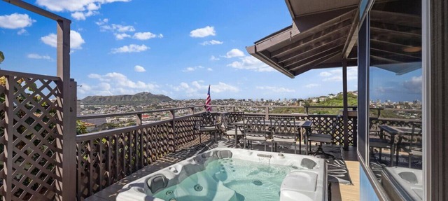 Ocean & Diamond Head Views – Kahala Gem in Honolulu