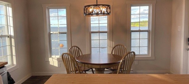 Oceanfront clapboard cottage - a great central location! in Embree