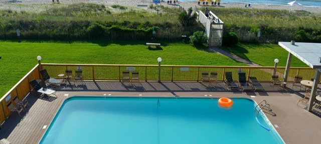 Oceanfront: King Bed, Private Beach, Big Pool in Carolina Beach