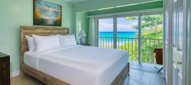 Oceanfront Peace 2BR with Wave Views in Patricks Island