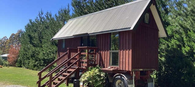 Oxford Tiny House - come and experience tiny house living! Set on 10 acres. in Burnt Hill