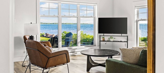 Premium Oceanfront Cottage Near Shediac | Modern Comforts & Stunning Views in Grande-Digue