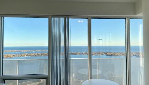 Presidential Suite Heart of Downtown with Stunning View in Toronto
