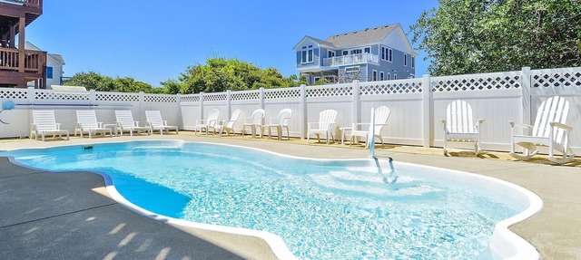 Private heated pool, hot tub, game room with pool table, Pet friendly! in Corolla