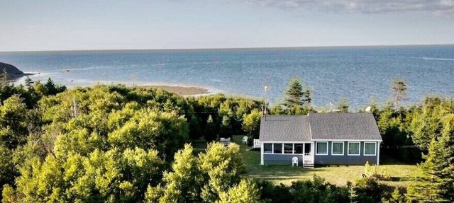 Private Oceanfront Fisherman’s Cottage in Monastery