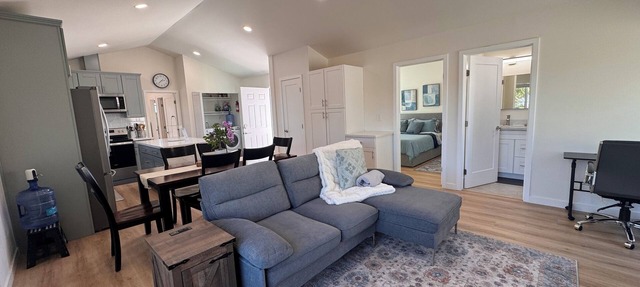 Quiet Getaway 2BD2BH with AC in Sunny San Diego in San Diego