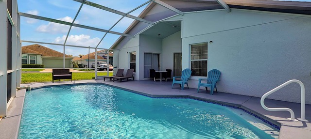 Relaxing 4 Bedroom w/Pool ~ 30min to Disney & Legoland in Davenport
