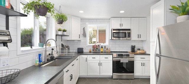 Renovated Hidden-Gem Minutes from Downtown Denver with coffee bar in Aurora