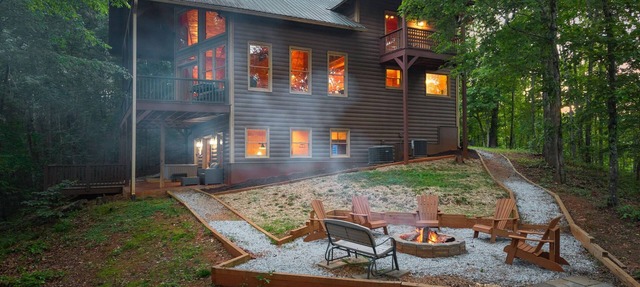 River Wilds- Spacious Cabin Great For Groups Near Helen, GA in Cleveland