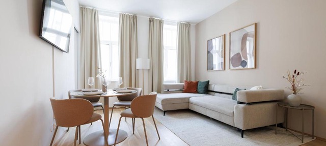 Ruhelage im neu renovierten Altbau, 20 Minuten ins Zentrum in Vienna