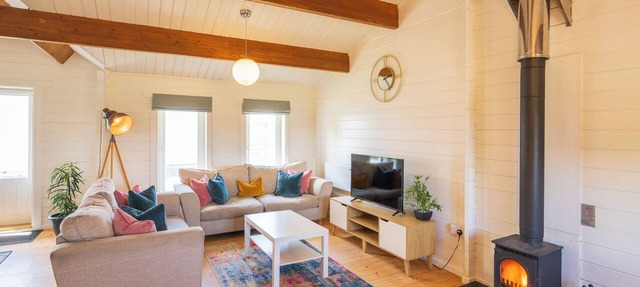 Scandinavian Cabin near Bude with Log Burner in Kilkhampton