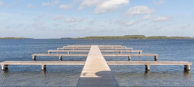 Scenic Views & Peaceful Stay in Stylish Room Near Iguana reptile Zoo in Arnemuiden