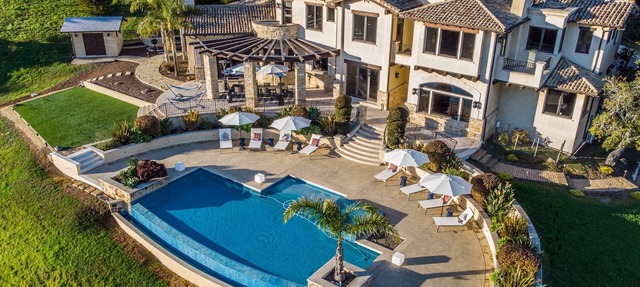 Soquel Villa - 180 views of Monterey Bay w/infinity pool, spa & movie theater in Soquel