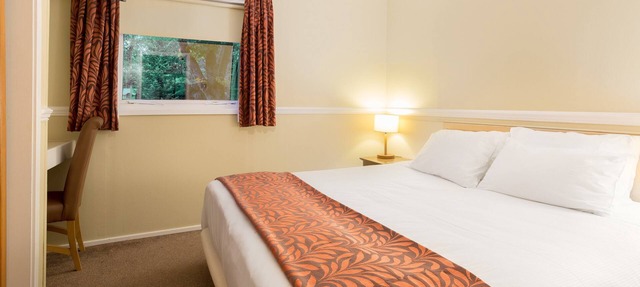 Spacious 2-Bed Lodge | Lakeside Resort | Sleeps 6 in Carnforth