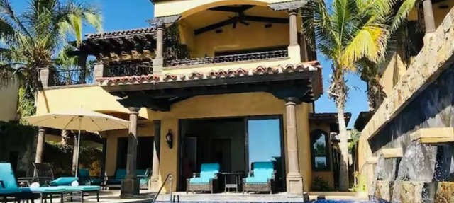 Spacious 4-bedroom villa with AC in delightful Cabo San Lucas in Cabo San Lucas
