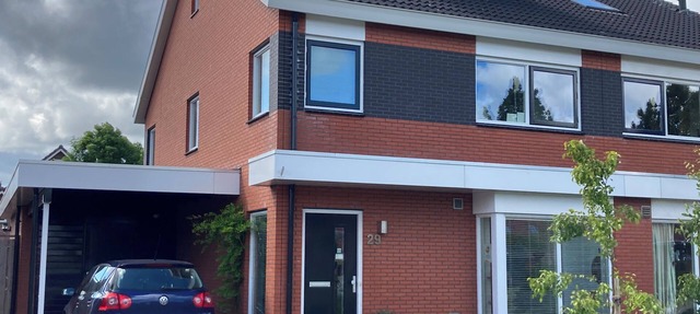Spacious family house for up to 8 people with garden and playground in front. in Groningen