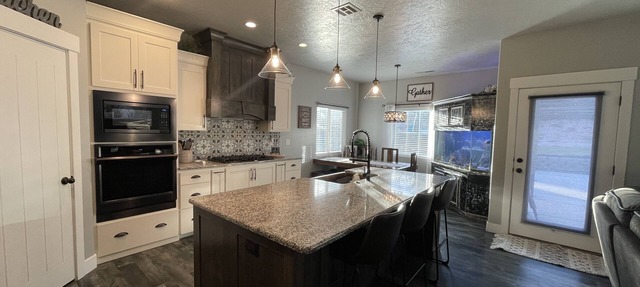 SPACIOUS HOME with POOL SPA. 25 MIN TO ZION NP in Toquerville