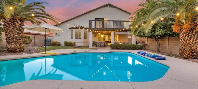 Sparkling SaltwtrPool Spa Firepit Netflix NFL+ in Phoenix