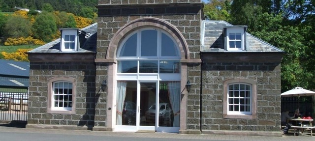 Stay somewhere unusual , Peaceful central location, sleeps 4, Pets Welcome. in Perth