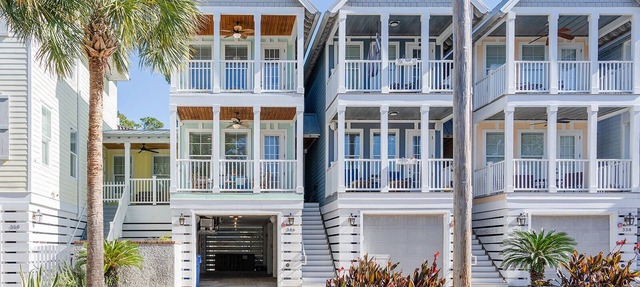 Stones Throw Cottage: Dog-Friendly Getaway Steps from the Beach, Restaurants and Shopping in St. Simons Island
