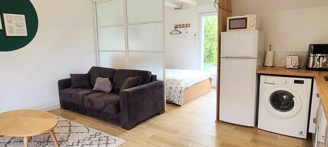 STUDIO 30 M2 in Labastide-Saint-Sernin