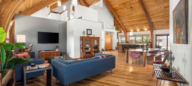 Stunning Repurposed Church, pet friendly in Denver