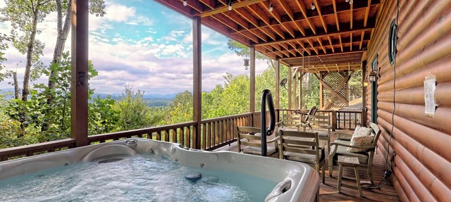 Stunning Views, 3 King Suites, Relax in Luxury - MasterPeace Cabin in Morganton