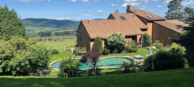 Stunning views & charming spacious 4-BR home pool and fireplace in Copake Falls in Copake Falls