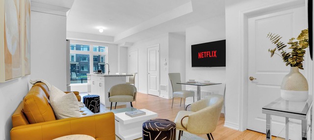 Stylish 2-Bed Oakville Home with Free Parking + WiFi in Oakville