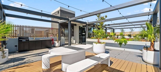 Stylish 2-Bed Stay Near Canberra Centre in Dickson