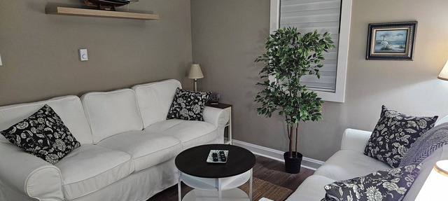 Stylishly decorated family friendly home with Island & ocean views. in Mulgrave