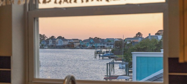 Sunset on Soundview! Waterfront! Pool Access! Bring Your Boat! in Kill Devil Hills