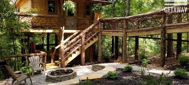The 87Getaway Secluded Treehouse Escape in Mountain View