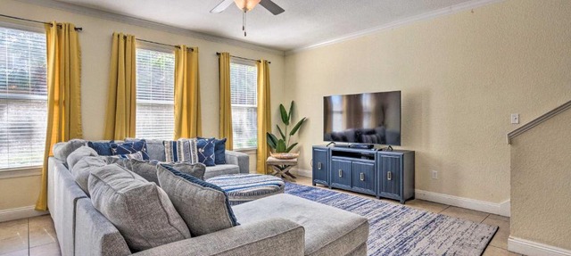 The Sun Shack with Pool Access Less Than 1 Mi to Beach! in Destin