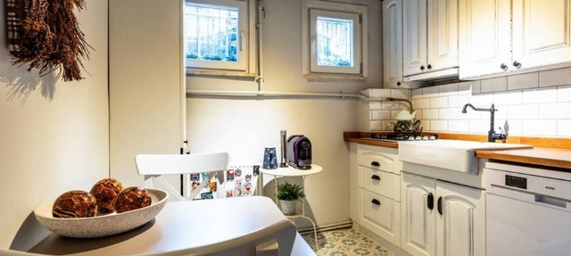 This house is a 2 bedroom(s), 2 bathrooms, located in Fatih, İstanbul. in Fatih