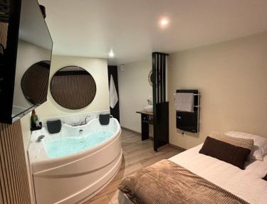 Tiny room in Langres