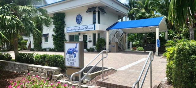 Vanderbilt Beach Resort in Naples