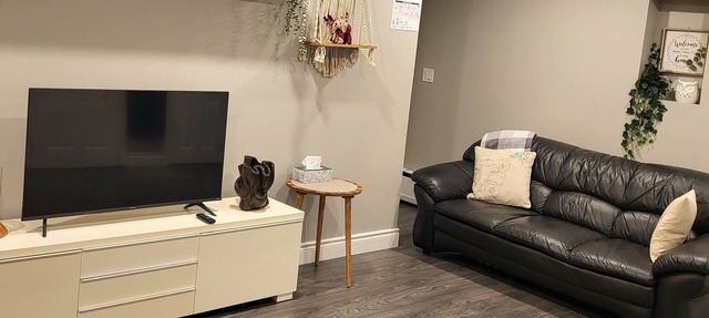 Very clean, comfortable, spacious 2 bdr basement apartment in central location in Brampton