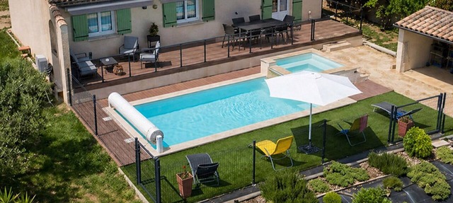 Villa Piscine view in Montaren-et-Saint-Médiers