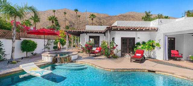 Villa Mesa! Private Oasis! 3 bed/3 bath! Pool! Spa! Fireplace! Mtn View! in Palm Springs