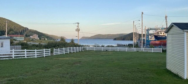 Water's Edge Cottage in Fermeuse