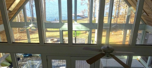 WOW views on Lake Oconee! Private Dock! Hot-tub! Firepit! Canoe! PetsOK! in Eatonton