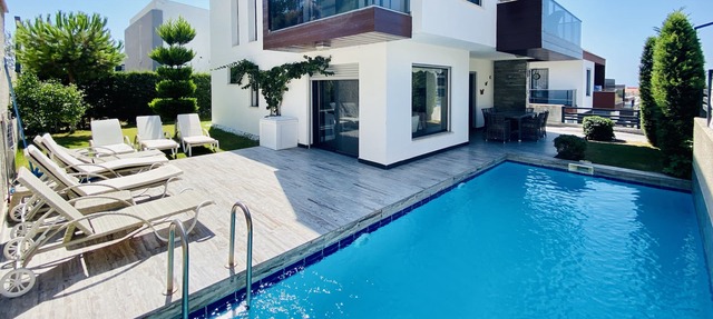 zeta a7 villa in kusadasi