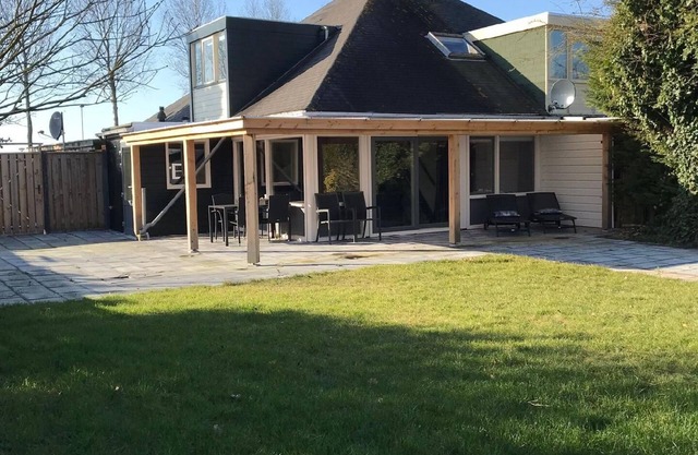 Holiday home with wallbox in Stavenisse
