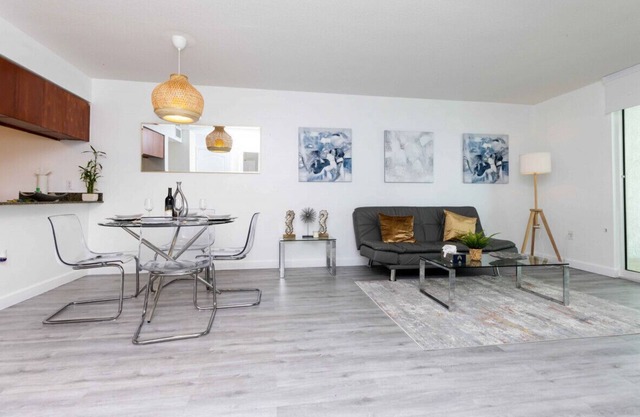 Luxury Huge APT@Brickell, Free Parking. in Miami