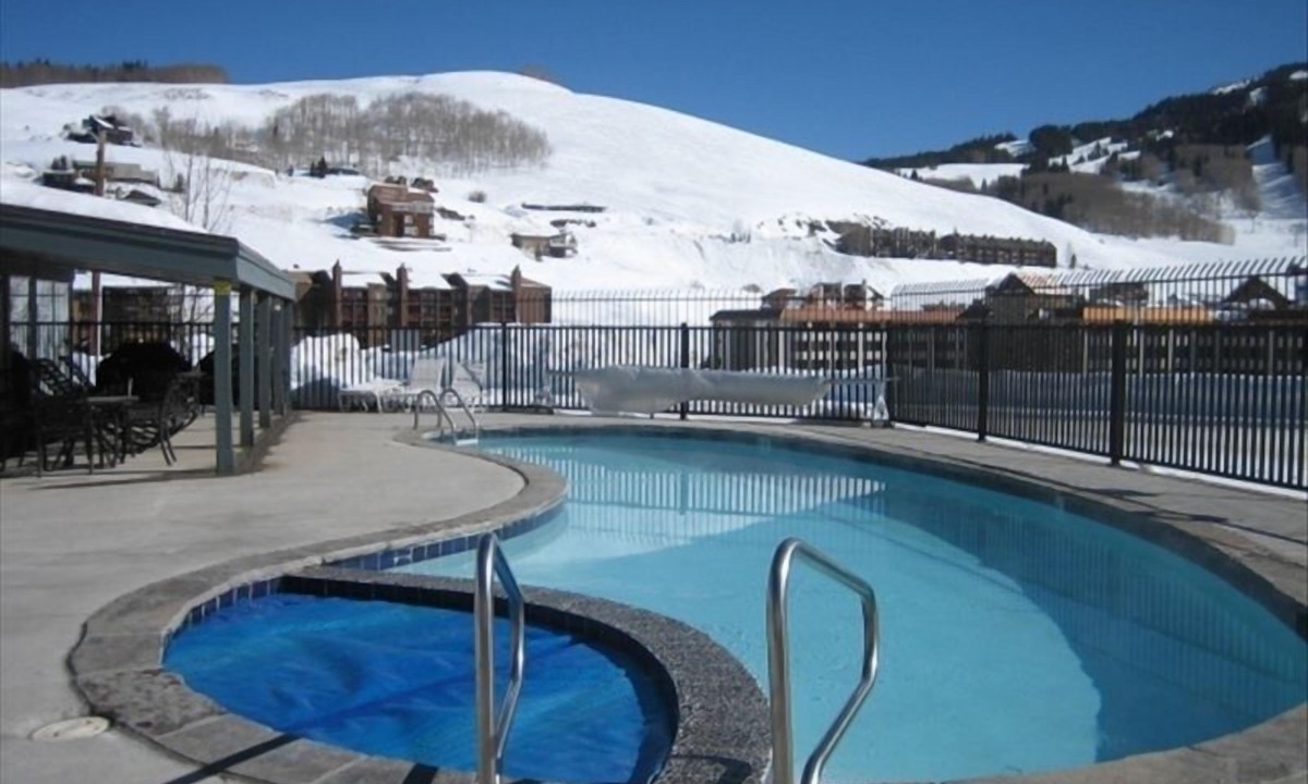 Mount Crested Butte Condo | Exquisite Mountain View! Great Location on Free Bus Route! 5 Star Reviews!