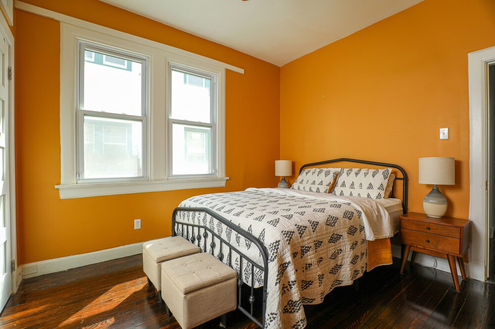 Photo of Bedroom in Freret