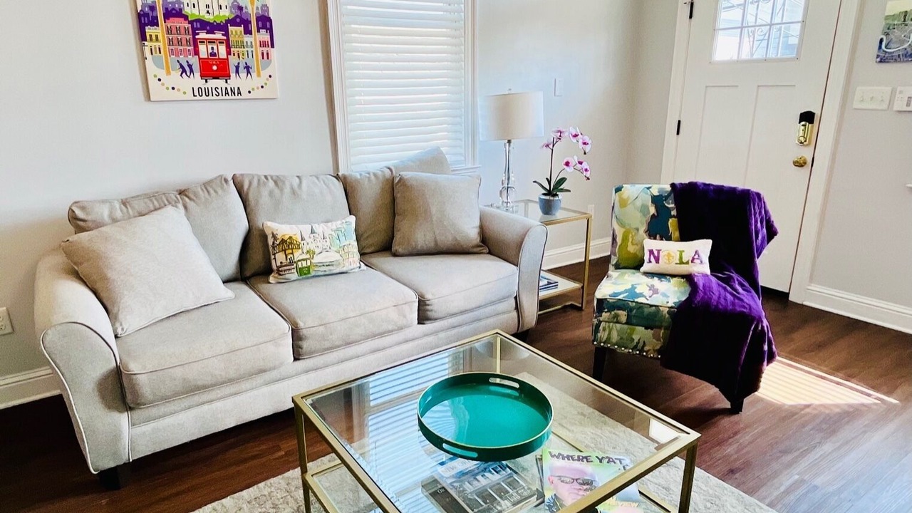 Photo of Livingroom in Freret
