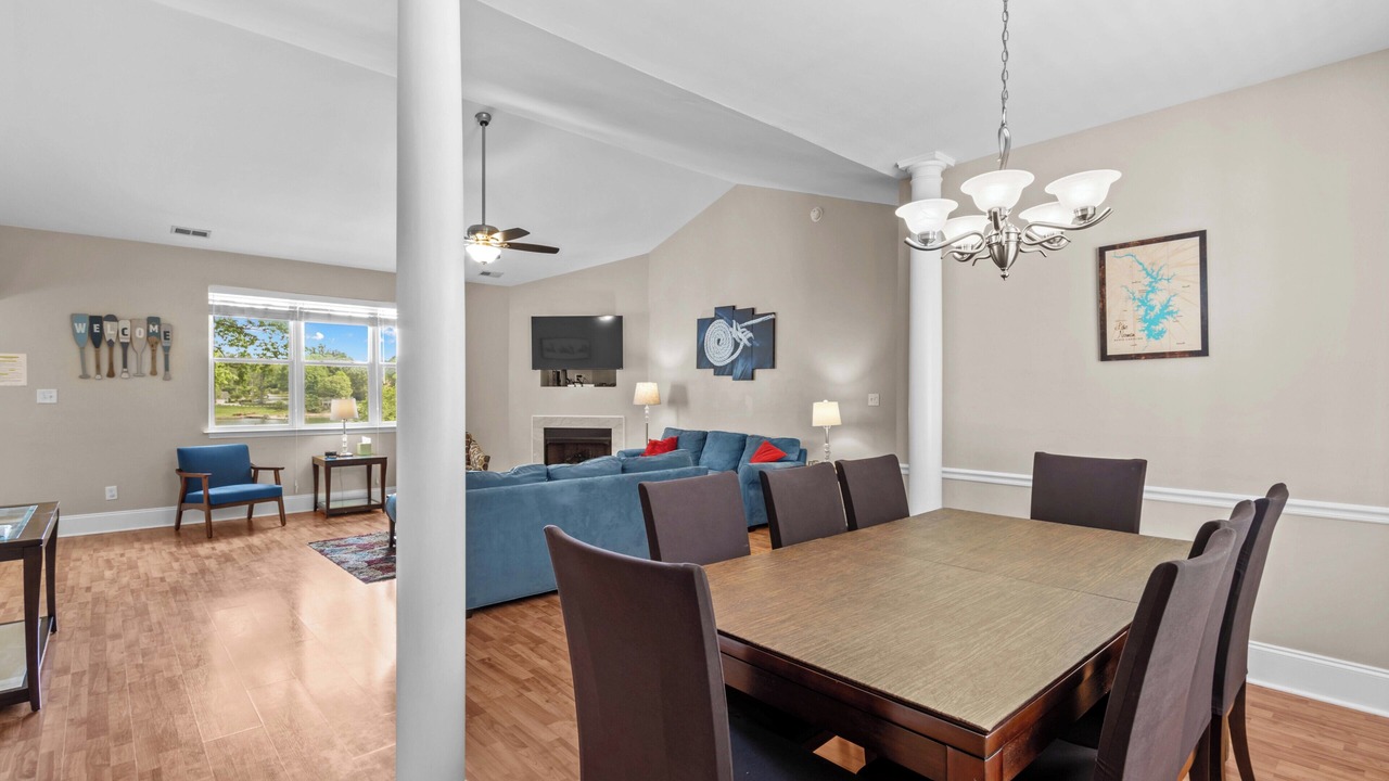 Photo of Livingroom in Lake Norman of Catawba