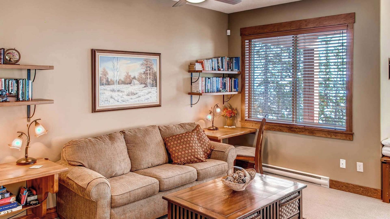 Photo of Livingroom in Snow Pine Estates